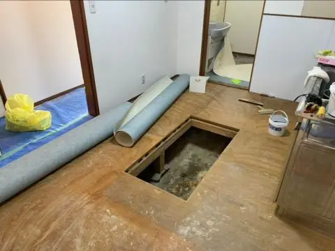 床を解体した施工前の状態